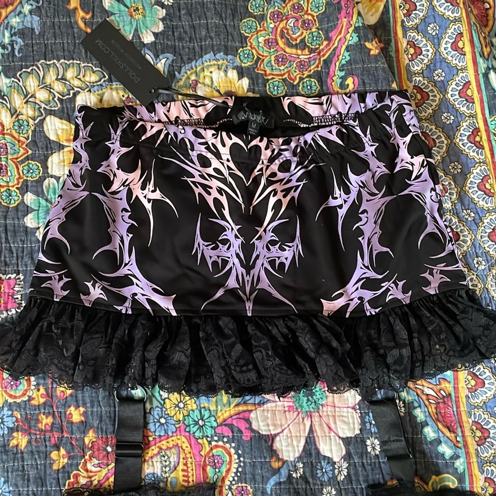 Widow skirt